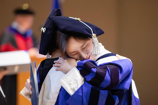 2024년 전기 학위수여식 개최 "숙명인의 자부심으로 새로운 도전 맞이하길"